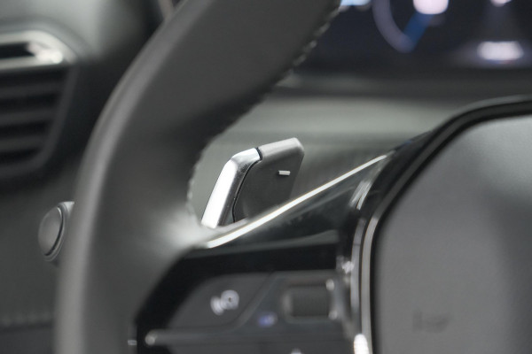 Peugeot 2008 Hybrid 136 e-DCS6 Allure | 360 Camera | Adaptieve Cruise Control | Dodehoekdetectie