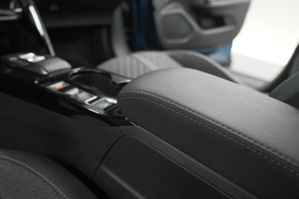 Peugeot 2008 Hybrid 136 e-DCS6 Allure | 360 Camera | Adaptieve Cruise Control | Dodehoekdetectie