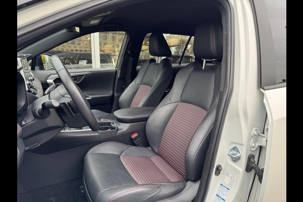Toyota RAV4 2.5 Plug-in Hybrid AWD Bi-Tone Plus | Trekhaak, Head up display, JBL, Leer, Geheugenfunctie, 360 camera, Stoel+stuurverwarming,
