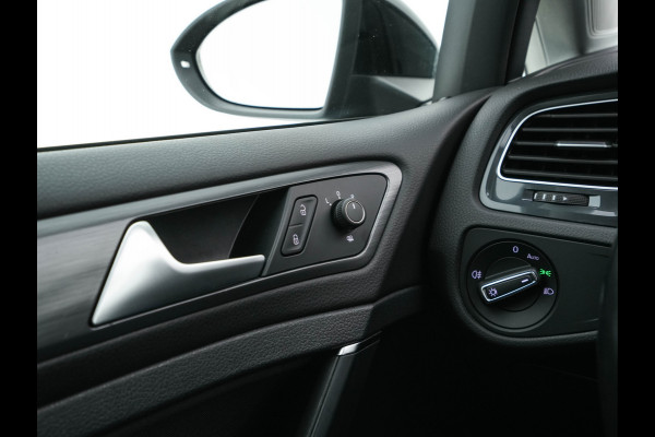 Volkswagen e-Golf E-DITION {SOH-100%} (INCL-BTW) Aut. *HEAT-PUMP | ADAPTIVE-CRUISE | FULL-LED | DAB+ | NAVI-FULLMAP | CARPLAY | HEATED-COMFORTSEATS | ECC | CCS-FASTLOADER | PARKPILOT | CARPLAY | 17''ALU* Volkswagen e-Golf E-DITION {SOH-100%} (INCL-BTW) Aut. *HEAT-PUMP | ADAPTIVE-CRUISE | FULL-LED | DAB+ | NAVI-FULLMAP | CARPLAY | HEATED-COMFORTSEATS | ECC | CCS-FASTLOADER | PARKPILOT | CARPLAY | 17''ALU*