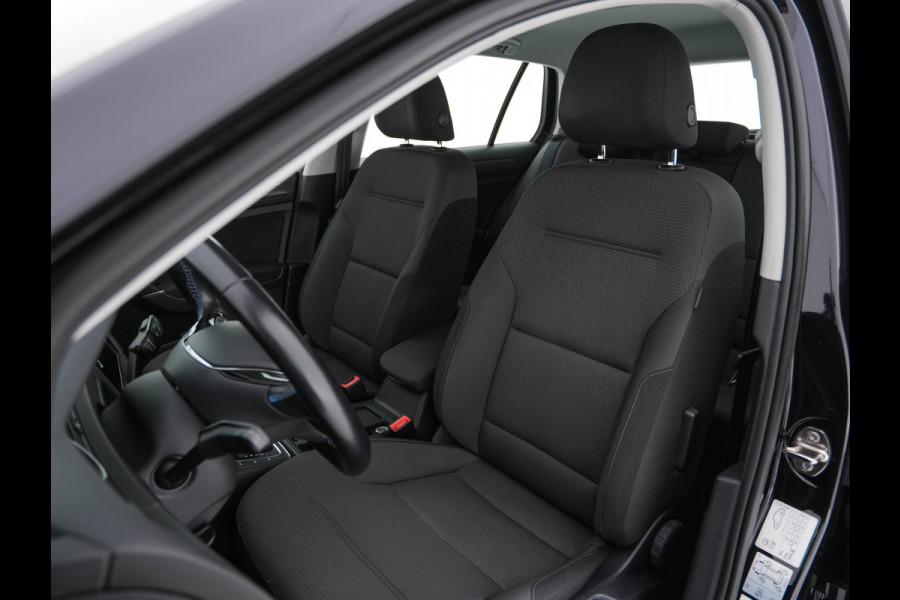 Volkswagen e-Golf E-DITION {SOH-100%} (INCL-BTW) Aut. *HEAT-PUMP | ADAPTIVE-CRUISE | FULL-LED | DAB+ | NAVI-FULLMAP | CARPLAY | HEATED-COMFORTSEATS | ECC | CCS-FASTLOADER | PARKPILOT | CARPLAY | 17''ALU* Volkswagen e-Golf E-DITION {SOH-100%} (INCL-BTW) Aut. *HEAT-PUMP | ADAPTIVE-CRUISE | FULL-LED | DAB+ | NAVI-FULLMAP | CARPLAY | HEATED-COMFORTSEATS | ECC | CCS-FASTLOADER | PARKPILOT | CARPLAY | 17''ALU*