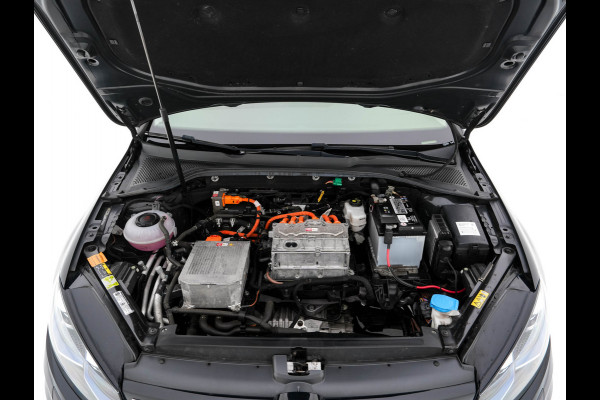 Volkswagen e-Golf E-DITION {SOH-100%} (INCL-BTW) Aut. *HEAT-PUMP | ADAPTIVE-CRUISE | FULL-LED | DAB+ | NAVI-FULLMAP | CARPLAY | HEATED-COMFORTSEATS | ECC | CCS-FASTLOADER | PARKPILOT | CARPLAY | 17''ALU* Volkswagen e-Golf E-DITION {SOH-100%} (INCL-BTW) Aut. *HEAT-PUMP | ADAPTIVE-CRUISE | FULL-LED | DAB+ | NAVI-FULLMAP | CARPLAY | HEATED-COMFORTSEATS | ECC | CCS-FASTLOADER | PARKPILOT | CARPLAY | 17''ALU*