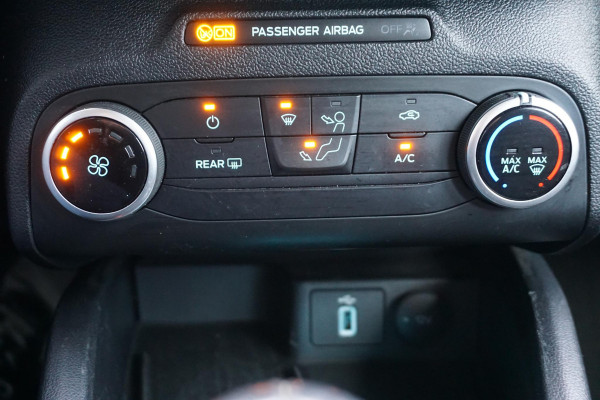 Ford FOCUS Wagon 1.0 EcoBoost 125PK Hybrid Ed.Business/Trekhaak/ Camera/1e Eigenaar. Ford FOCUS Wagon 1.0 EcoBoost 125PK Hybrid Ed.Business/Trekhaak/ Camera/1e Eigenaar.