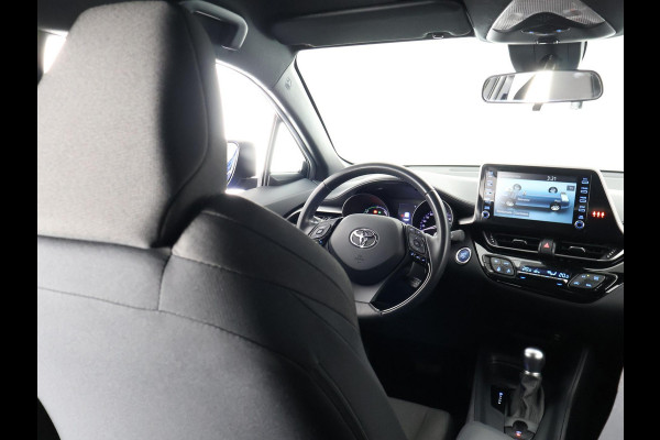 Toyota C-HR 1.8 HYBRID BI-TONE PACK GARANTIE 7-2030 CARPLAY NAVI.CRUISE.BLACKLINE 100% ONDERHOUDEN Toyota C-HR 1.8 HYBRID BI-TONE PACK GARANTIE 7-2030 CARPLAY NAVI.CRUISE.BLACKLINE 100% ONDERHOUDEN