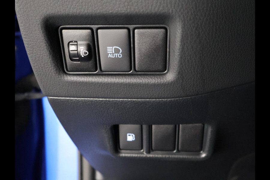 Toyota C-HR 1.8 HYBRID BI-TONE PACK GARANTIE 7-2030 CARPLAY NAVI.CRUISE.BLACKLINE 100% ONDERHOUDEN Toyota C-HR 1.8 HYBRID BI-TONE PACK GARANTIE 7-2030 CARPLAY NAVI.CRUISE.BLACKLINE 100% ONDERHOUDEN