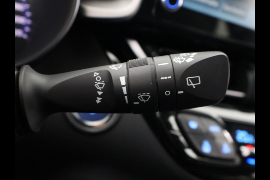 Toyota C-HR 1.8 HYBRID BI-TONE PACK GARANTIE 7-2030 CARPLAY NAVI.CRUISE.BLACKLINE 100% ONDERHOUDEN Toyota C-HR 1.8 HYBRID BI-TONE PACK GARANTIE 7-2030 CARPLAY NAVI.CRUISE.BLACKLINE 100% ONDERHOUDEN