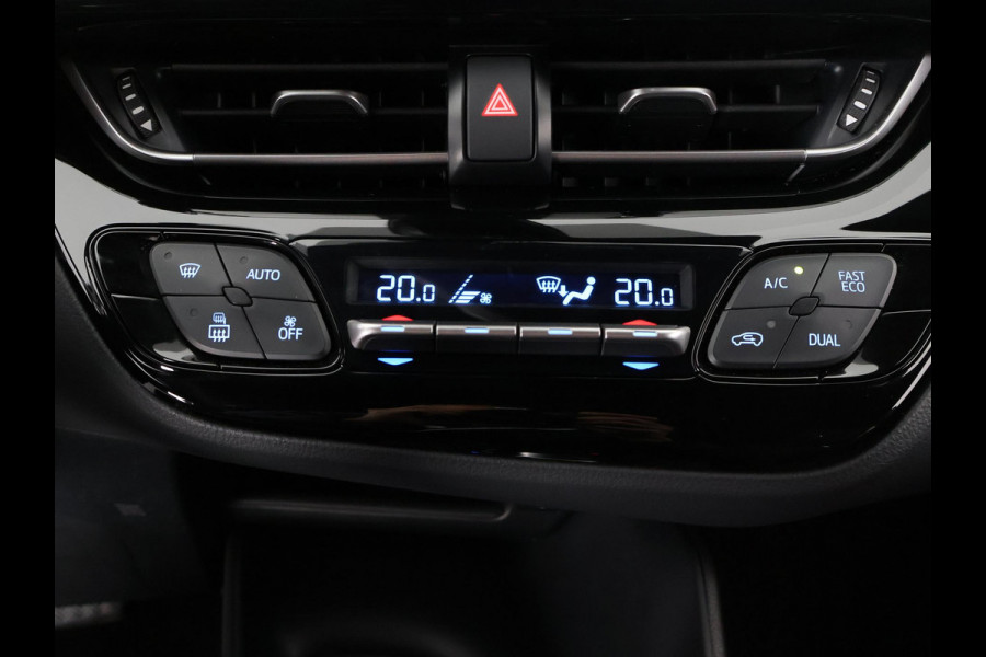 Toyota C-HR 1.8 HYBRID BI-TONE PACK GARANTIE 7-2030 CARPLAY NAVI.CRUISE.BLACKLINE 100% ONDERHOUDEN Toyota C-HR 1.8 HYBRID BI-TONE PACK GARANTIE 7-2030 CARPLAY NAVI.CRUISE.BLACKLINE 100% ONDERHOUDEN