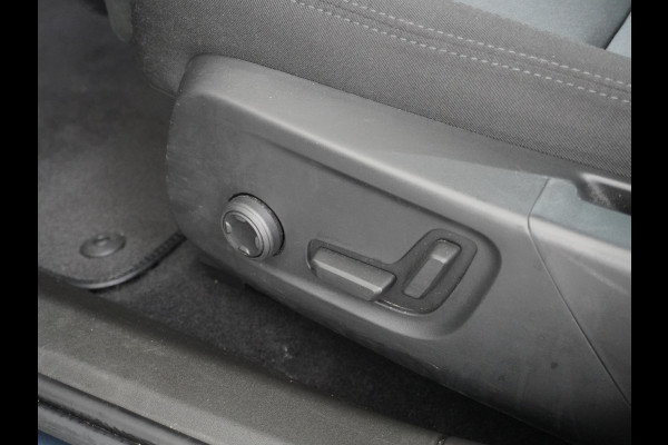 Polestar 2 AUT. 408PK Long Range Dual Motor 78kWh Panorama-Dak Harman&Kardon® Electr.Stoelen Verwarmd+Achterbank+Stuur Adaptive-Cruise Carp Verkeersbord detectie Regen-Lichtsensor Virtual-Cockpit Home-Link Bots waarschuwing Autonoom-Rem Lane Assist Keyless Connected Origineel Nederlandse Auto Nieuwprijs €59.000,- Polestar 2 AUT. 408PK Long Range Dual Motor 78kWh Panorama-Dak Harman&Kardon® Electr.Stoelen Verwarmd+Achterbank+Stuur Adaptive-Cruise Carp Verkeersbord detectie Regen-Lichtsensor Virtual-Cockpit Home-Link Bots waarschuwing Autonoom-Rem Lane Assist Keyless Connected Origineel Nederlandse Auto Nieuwprijs €59.000,-