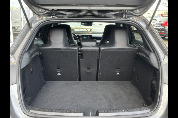 Mercedes-Benz A-Klasse 180 Business Solution AMG | Sfeerverlichting | Automaat | Stoelverwarming | Dodehoek Detector