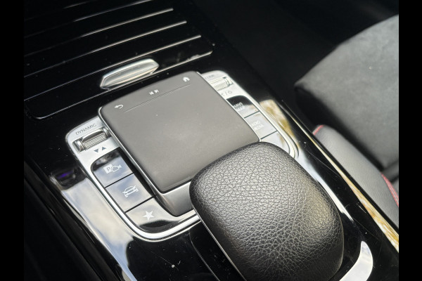 Mercedes-Benz A-Klasse 180 Business Solution AMG | Sfeerverlichting | Automaat | Stoelverwarming | Dodehoek Detector