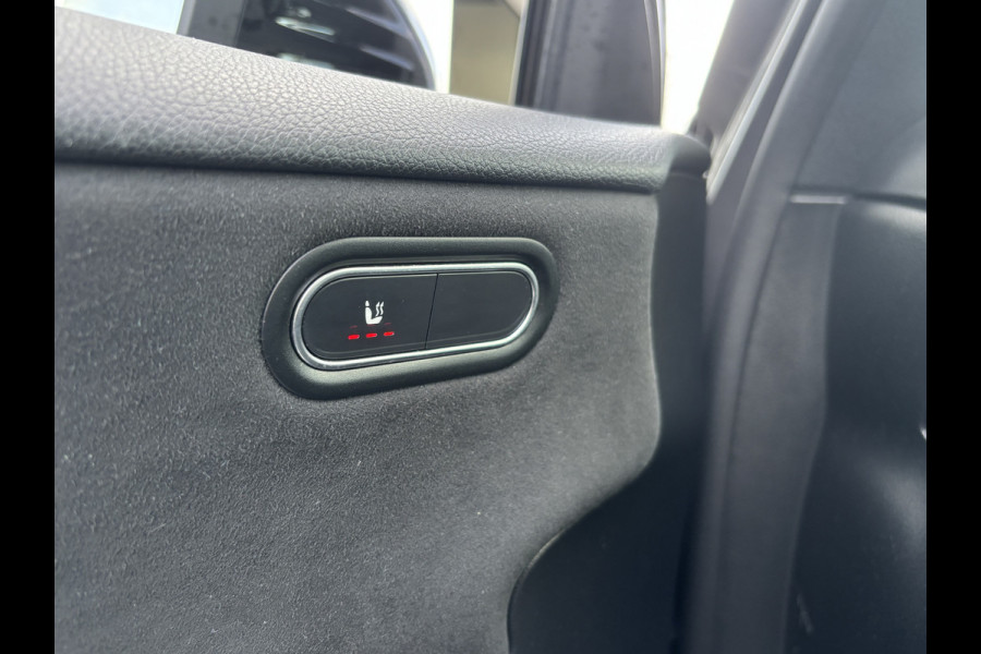 Mercedes-Benz A-Klasse 180 Business Solution AMG | Sfeerverlichting | Automaat | Stoelverwarming | Dodehoek Detector