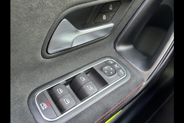 Mercedes-Benz A-Klasse 180 Business Solution AMG | Sfeerverlichting | Automaat | Stoelverwarming | Dodehoek Detector