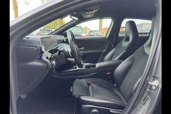 Mercedes-Benz A-Klasse 180 Business Solution AMG | Sfeerverlichting | Automaat | Stoelverwarming | Dodehoek Detector