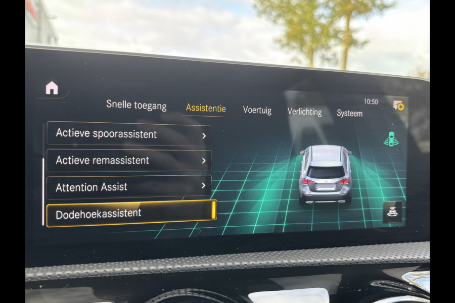 Mercedes-Benz A-Klasse 180 Business Solution AMG | Sfeerverlichting | Automaat | Stoelverwarming | Dodehoek Detector