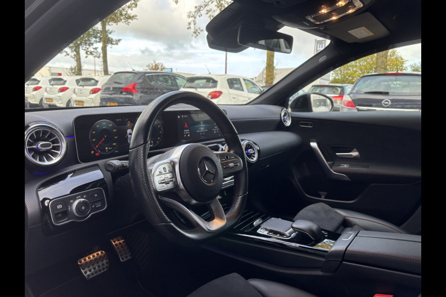 Mercedes-Benz A-Klasse 180 Business Solution AMG | Sfeerverlichting | Automaat | Stoelverwarming | Dodehoek Detector