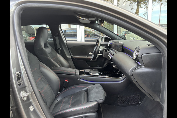 Mercedes-Benz A-Klasse 180 Business Solution AMG | Sfeerverlichting | Automaat | Stoelverwarming | Dodehoek Detector