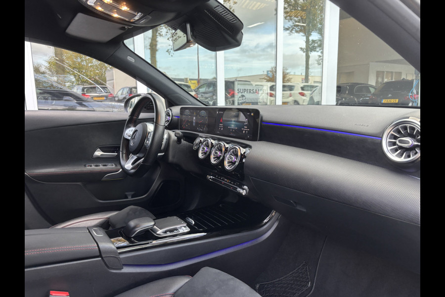 Mercedes-Benz A-Klasse 180 Business Solution AMG | Sfeerverlichting | Automaat | Stoelverwarming | Dodehoek Detector