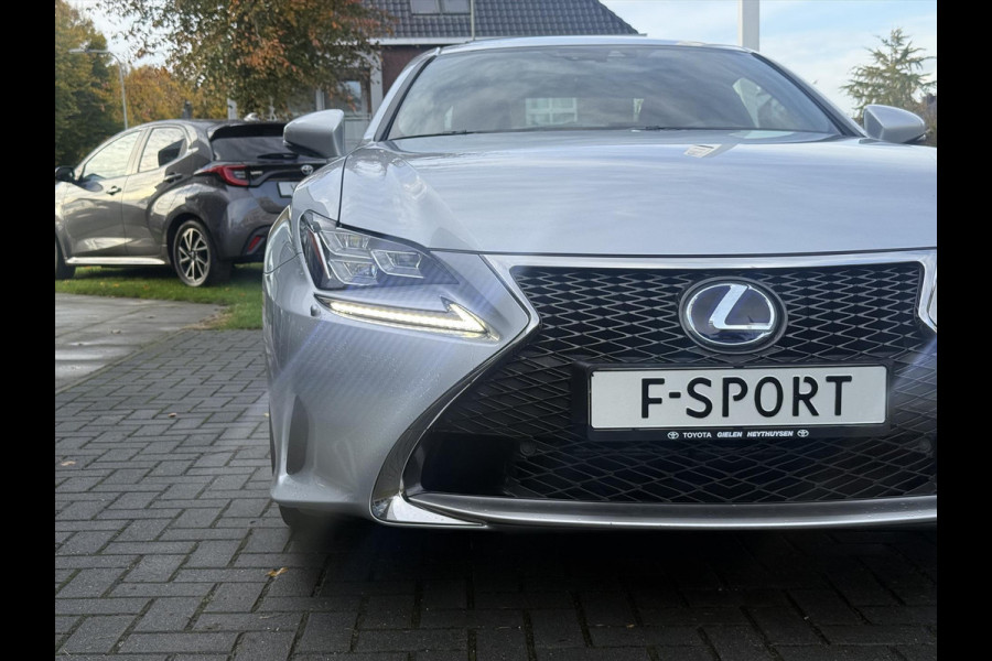 Lexus RC 300h F Sport Line | Schuifdak, Parkeersensoren, Stoelventilatie + verwarming, Leer, Dodehoekherkenning, Navigatie