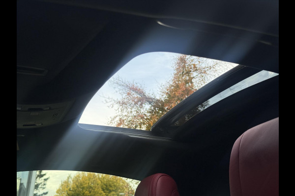 Lexus RC 300h F Sport Line | Schuifdak, Parkeersensoren, Stoelventilatie + verwarming, Leer, Dodehoekherkenning, Navigatie