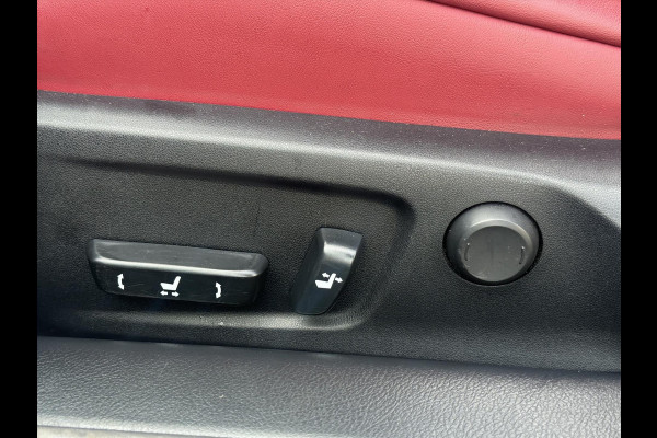 Lexus RC 300h F Sport Line | Schuifdak, Parkeersensoren, Stoelventilatie + verwarming, Leer, Dodehoekherkenning, Navigatie