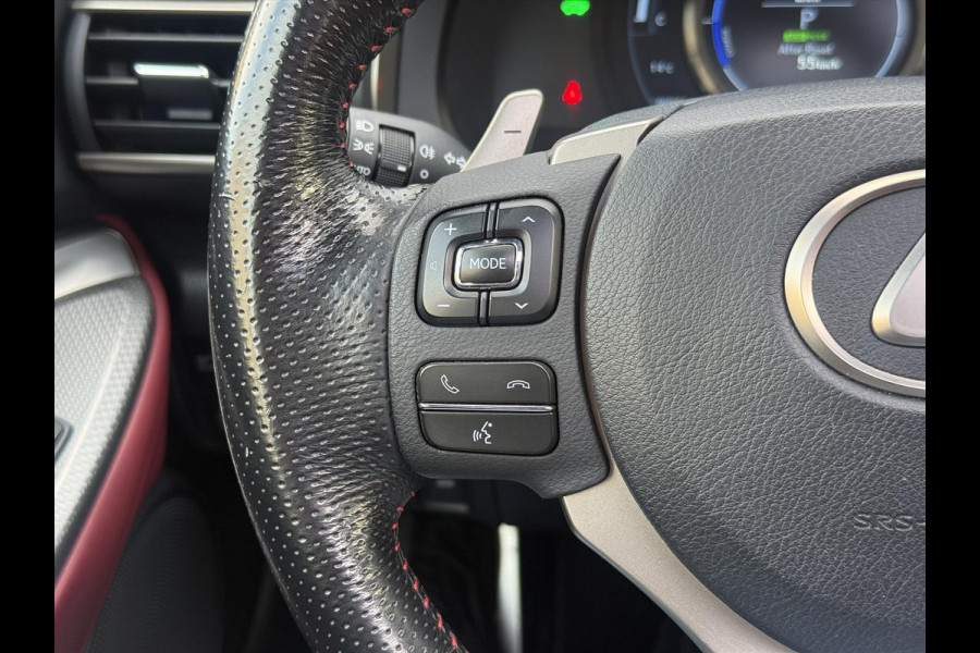 Lexus RC 300h F Sport Line | Schuifdak, Parkeersensoren, Stoelventilatie + verwarming, Leer, Dodehoekherkenning, Navigatie