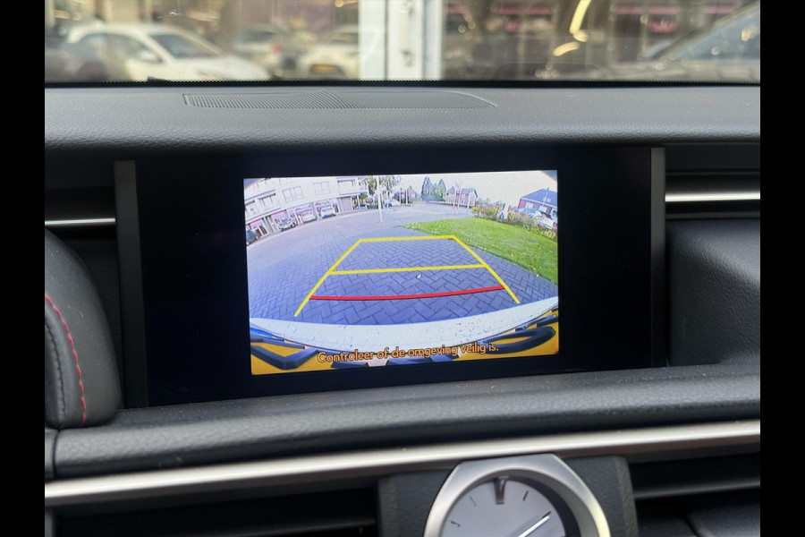 Lexus RC 300h F Sport Line | Schuifdak, Parkeersensoren, Stoelventilatie + verwarming, Leer, Dodehoekherkenning, Navigatie