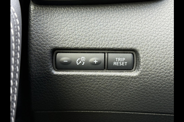 Nissan QASHQAI BWJ 2019 | 1.2 116PK Tekna + | TREKHAAK | LUXURY LEER | CLIMA |PANO | NAVI | CAMERA | PDC 2X | 19'' LMV