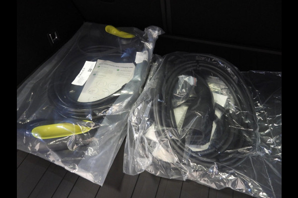 Lynk & Co 01 1.5 PHEV !NIEUW! NAVI/STUURVERW/SCHUIFDAK/LED/20"LMV! Lynk & Co 01 1.5 PHEV !NIEUW! NAVI/STUURVERW/SCHUIFDAK/LED/20"LMV!