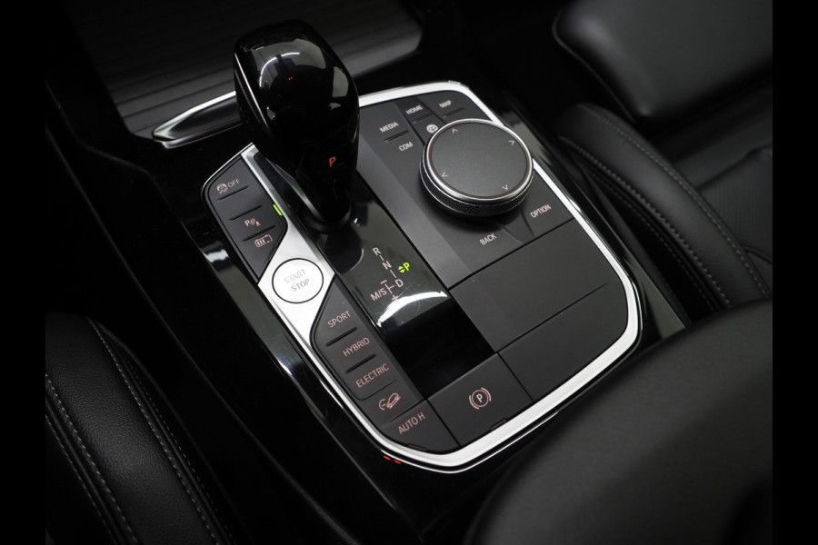 BMW X3 xDrive30e LCI 292PK | Leder | Sportstoelen | Zwarte Hemel | Camera | DAB | Carplay BMW X3 xDrive30e LCI 292PK | Leder | Sportstoelen | Zwarte Hemel | Camera | DAB | Carplay