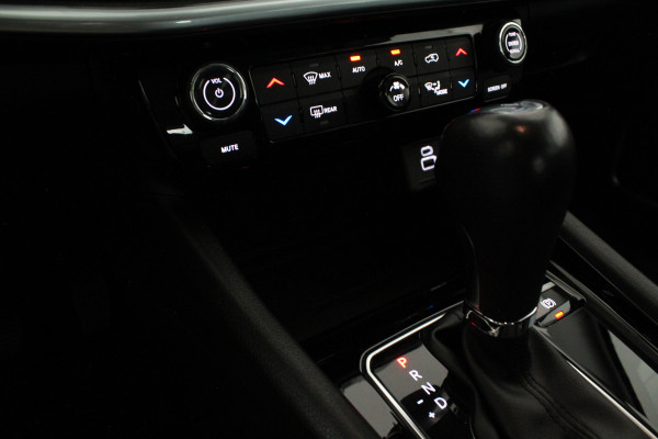 Jeep Compass 1.5T e-Hybrid Longitude Camera/Stoelverwarming/Hybride/Keyless Jeep Compass 1.5T e-Hybrid Longitude Camera/Stoelverwarming/Hybride/Keyless