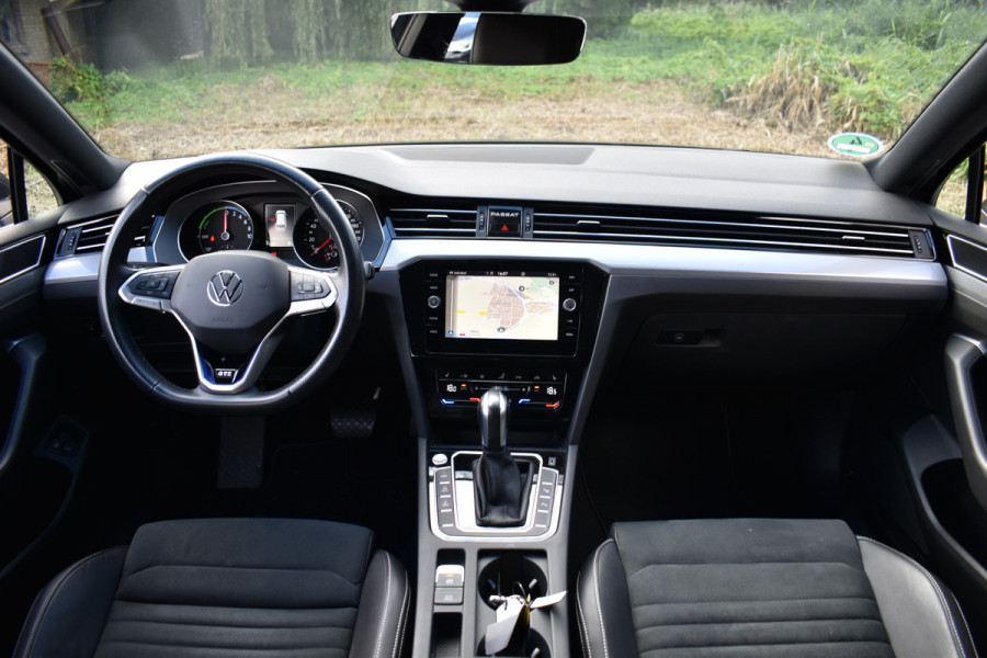 Volkswagen Passat Variant 218PK DSG HYBRID GTE BUSINESS LEDER/CAMERA/TREKHAAK/IQ-LIGHT