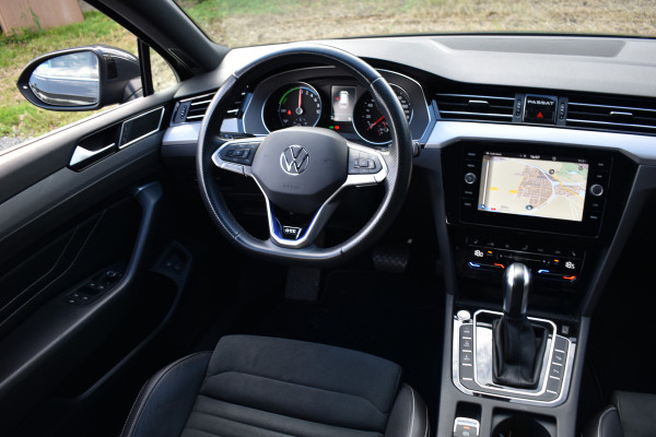 Volkswagen Passat Variant 218PK DSG HYBRID GTE BUSINESS LEDER/CAMERA/TREKHAAK/IQ-LIGHT
