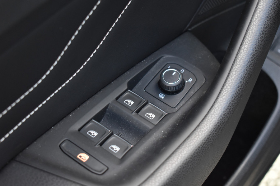 Volkswagen Passat Variant 218PK DSG HYBRID GTE BUSINESS LEDER/CAMERA/TREKHAAK/IQ-LIGHT