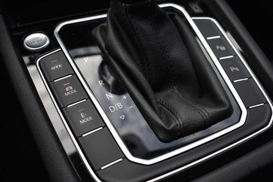 Volkswagen Passat Variant 218PK DSG HYBRID GTE BUSINESS LEDER/CAMERA/TREKHAAK/IQ-LIGHT