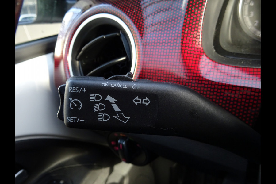 Volkswagen up! 1.0 TSI GTI * PDC * STOELVERW. * CITY SAFETY !! Volkswagen up! 1.0 TSI GTI * PDC * STOELVERW. * CITY SAFETY !!