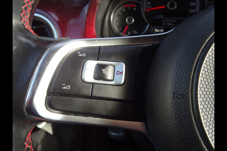 Volkswagen up! 1.0 TSI GTI * PDC * STOELVERW. * CITY SAFETY !! Volkswagen up! 1.0 TSI GTI * PDC * STOELVERW. * CITY SAFETY !!