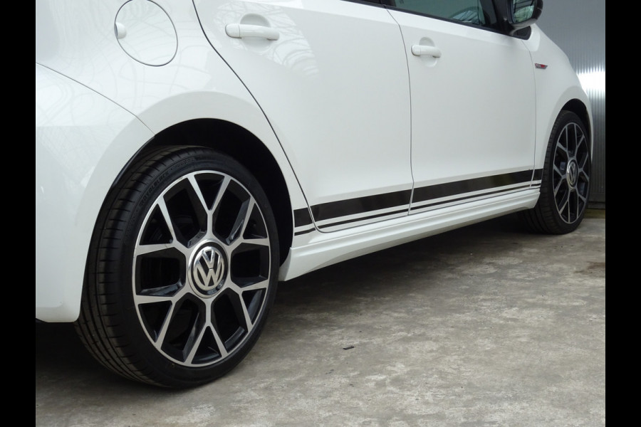 Volkswagen up! 1.0 TSI GTI * PDC * STOELVERW. * CITY SAFETY !! Volkswagen up! 1.0 TSI GTI * PDC * STOELVERW. * CITY SAFETY !!