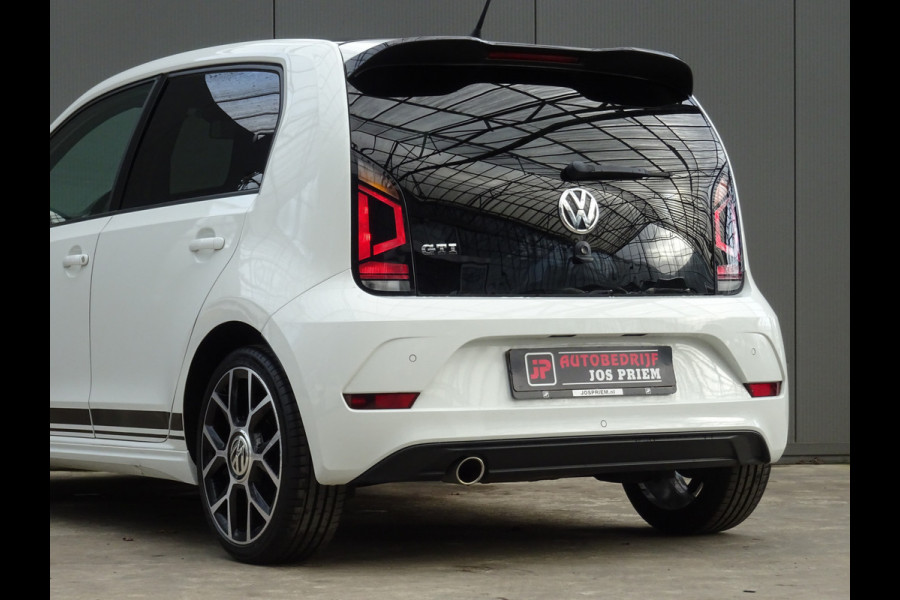 Volkswagen up! 1.0 TSI GTI * PDC * STOELVERW. * CITY SAFETY !! Volkswagen up! 1.0 TSI GTI * PDC * STOELVERW. * CITY SAFETY !!