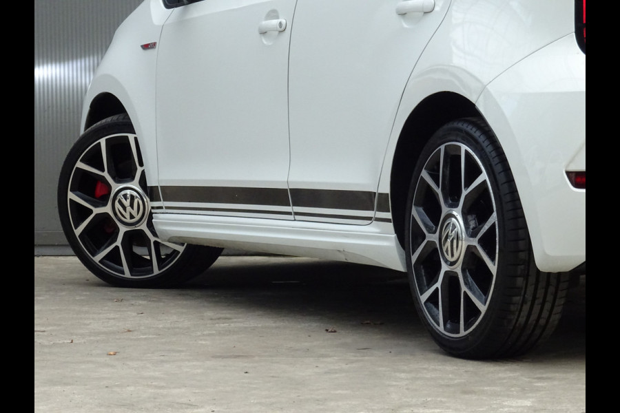 Volkswagen up! 1.0 TSI GTI * PDC * STOELVERW. * CITY SAFETY !! Volkswagen up! 1.0 TSI GTI * PDC * STOELVERW. * CITY SAFETY !!