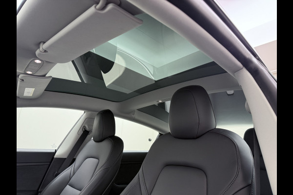 Tesla Model 3 RWD SR+ 60kWh 325PK SOH 88% Trekhaak 1.000KG Trekgewicht Lmv AutoPilot Leder PanoDak Adaptive-Cruise Lmv Camera's Elektr.-Stuur+ Navi LED ACC DAB Voorverwarmen interieur via App Keyless via Telefoonsleutel One-Pedal-Drive 1e Eigenaar Origineel Nederlandse Auto tot 11kw laden thuis! 1.584kg licht! Accu garantie 160.000km/28-09-2028 Tesla Model 3 RWD SR+ 60kWh 325PK SOH 88% Trekhaak 1.000KG Trekgewicht Lmv AutoPilot Leder PanoDak Adaptive-Cruise Lmv Camera's Elektr.-Stuur+ Navi LED ACC DAB Voorverwarmen interieur via App Keyless via Telefoonsleutel One-Pedal-Drive 1e Eigenaar Origineel Nederlandse Auto tot 11kw laden thuis! 1.584kg licht! Accu garantie 160.000km/28-09-2028