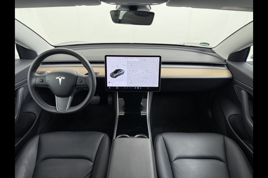 Tesla Model 3 RWD SR+ 60kWh 325PK SOH 88% Trekhaak 1.000KG Trekgewicht Lmv AutoPilot Leder PanoDak Adaptive-Cruise Lmv Camera's Elektr.-Stuur+ Navi LED ACC DAB Voorverwarmen interieur via App Keyless via Telefoonsleutel One-Pedal-Drive 1e Eigenaar Origineel Nederlandse Auto tot 11kw laden thuis! 1.584kg licht! Accu garantie 160.000km/28-09-2028 Tesla Model 3 RWD SR+ 60kWh 325PK SOH 88% Trekhaak 1.000KG Trekgewicht Lmv AutoPilot Leder PanoDak Adaptive-Cruise Lmv Camera's Elektr.-Stuur+ Navi LED ACC DAB Voorverwarmen interieur via App Keyless via Telefoonsleutel One-Pedal-Drive 1e Eigenaar Origineel Nederlandse Auto tot 11kw laden thuis! 1.584kg licht! Accu garantie 160.000km/28-09-2028