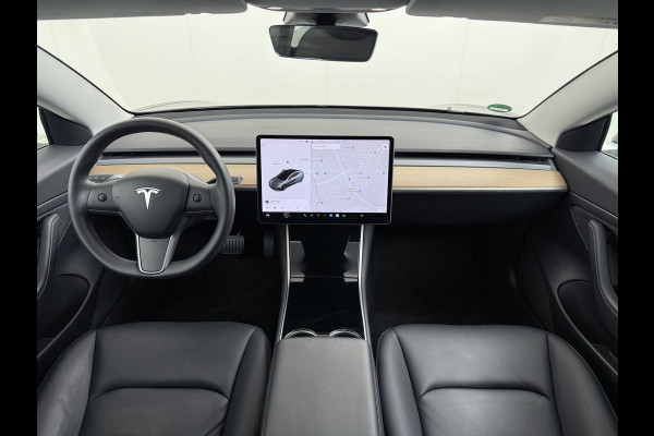 Tesla Model 3 RWD SR+ 60kWh 325PK SOH 88% Trekhaak 1.000KG Trekgewicht Lmv AutoPilot Leder PanoDak Adaptive-Cruise Lmv Camera's Elektr.-Stuur+ Navi LED ACC DAB Voorverwarmen interieur via App Keyless via Telefoonsleutel One-Pedal-Drive 1e Eigenaar Origineel Nederlandse Auto tot 11kw laden thuis! 1.584kg licht! Accu garantie 160.000km/28-09-2028 Tesla Model 3 RWD SR+ 60kWh 325PK SOH 88% Trekhaak 1.000KG Trekgewicht Lmv AutoPilot Leder PanoDak Adaptive-Cruise Lmv Camera's Elektr.-Stuur+ Navi LED ACC DAB Voorverwarmen interieur via App Keyless via Telefoonsleutel One-Pedal-Drive 1e Eigenaar Origineel Nederlandse Auto tot 11kw laden thuis! 1.584kg licht! Accu garantie 160.000km/28-09-2028