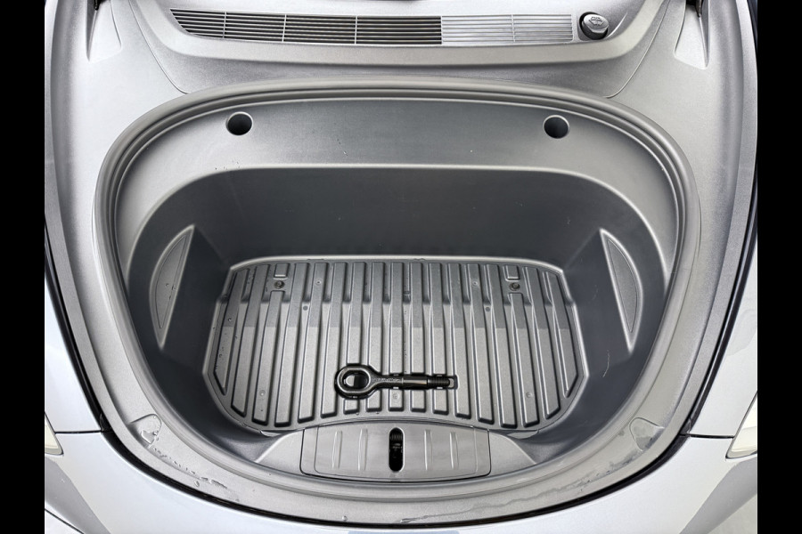 Tesla Model 3 RWD SR+ 60kWh 325PK SOH 88% Trekhaak 1.000KG Trekgewicht Lmv AutoPilot Leder PanoDak Adaptive-Cruise Lmv Camera's Elektr.-Stuur+ Navi LED ACC DAB Voorverwarmen interieur via App Keyless via Telefoonsleutel One-Pedal-Drive 1e Eigenaar Origineel Nederlandse Auto tot 11kw laden thuis! 1.584kg licht! Accu garantie 160.000km/28-09-2028 Tesla Model 3 RWD SR+ 60kWh 325PK SOH 88% Trekhaak 1.000KG Trekgewicht Lmv AutoPilot Leder PanoDak Adaptive-Cruise Lmv Camera's Elektr.-Stuur+ Navi LED ACC DAB Voorverwarmen interieur via App Keyless via Telefoonsleutel One-Pedal-Drive 1e Eigenaar Origineel Nederlandse Auto tot 11kw laden thuis! 1.584kg licht! Accu garantie 160.000km/28-09-2028