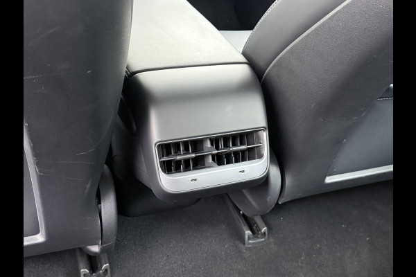 Tesla Model 3 RWD SR+ 60kWh 325PK SOH 88% Trekhaak 1.000KG Trekgewicht Lmv AutoPilot Leder PanoDak Adaptive-Cruise Lmv Camera's Elektr.-Stuur+ Navi LED ACC DAB Voorverwarmen interieur via App Keyless via Telefoonsleutel One-Pedal-Drive 1e Eigenaar Origineel Nederlandse Auto tot 11kw laden thuis! 1.584kg licht! Accu garantie 160.000km/28-09-2028 Tesla Model 3 RWD SR+ 60kWh 325PK SOH 88% Trekhaak 1.000KG Trekgewicht Lmv AutoPilot Leder PanoDak Adaptive-Cruise Lmv Camera's Elektr.-Stuur+ Navi LED ACC DAB Voorverwarmen interieur via App Keyless via Telefoonsleutel One-Pedal-Drive 1e Eigenaar Origineel Nederlandse Auto tot 11kw laden thuis! 1.584kg licht! Accu garantie 160.000km/28-09-2028
