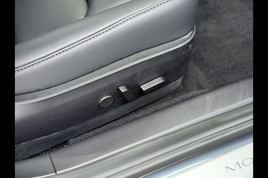 Tesla Model 3 RWD SR+ 60kWh 325PK SOH 88% Trekhaak 1.000KG Trekgewicht Lmv AutoPilot Leder PanoDak Adaptive-Cruise Lmv Camera's Elektr.-Stuur+ Navi LED ACC DAB Voorverwarmen interieur via App Keyless via Telefoonsleutel One-Pedal-Drive 1e Eigenaar Origineel Nederlandse Auto tot 11kw laden thuis! 1.584kg licht! Accu garantie 160.000km/28-09-2028 Tesla Model 3 RWD SR+ 60kWh 325PK SOH 88% Trekhaak 1.000KG Trekgewicht Lmv AutoPilot Leder PanoDak Adaptive-Cruise Lmv Camera's Elektr.-Stuur+ Navi LED ACC DAB Voorverwarmen interieur via App Keyless via Telefoonsleutel One-Pedal-Drive 1e Eigenaar Origineel Nederlandse Auto tot 11kw laden thuis! 1.584kg licht! Accu garantie 160.000km/28-09-2028