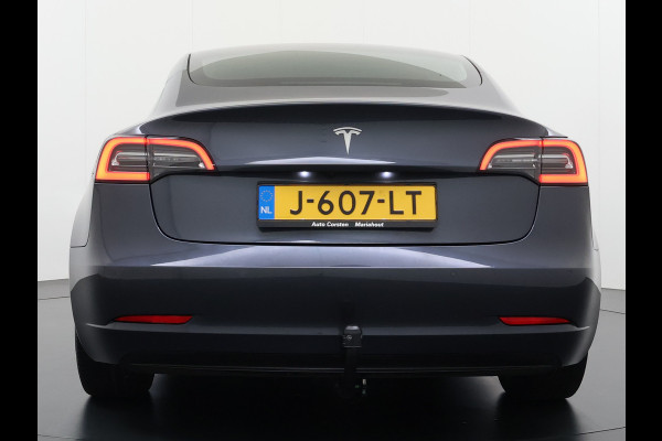 Tesla Model 3 RWD SR+ 60kWh 325PK SOH 88% Trekhaak 1.000KG Trekgewicht Lmv AutoPilot Leder PanoDak Adaptive-Cruise Lmv Camera's Elektr.-Stuur+ Navi LED ACC DAB Voorverwarmen interieur via App Keyless via Telefoonsleutel One-Pedal-Drive 1e Eigenaar Origineel Nederlandse Auto tot 11kw laden thuis! 1.584kg licht! Accu garantie 160.000km/28-09-2028 Tesla Model 3 RWD SR+ 60kWh 325PK SOH 88% Trekhaak 1.000KG Trekgewicht Lmv AutoPilot Leder PanoDak Adaptive-Cruise Lmv Camera's Elektr.-Stuur+ Navi LED ACC DAB Voorverwarmen interieur via App Keyless via Telefoonsleutel One-Pedal-Drive 1e Eigenaar Origineel Nederlandse Auto tot 11kw laden thuis! 1.584kg licht! Accu garantie 160.000km/28-09-2028