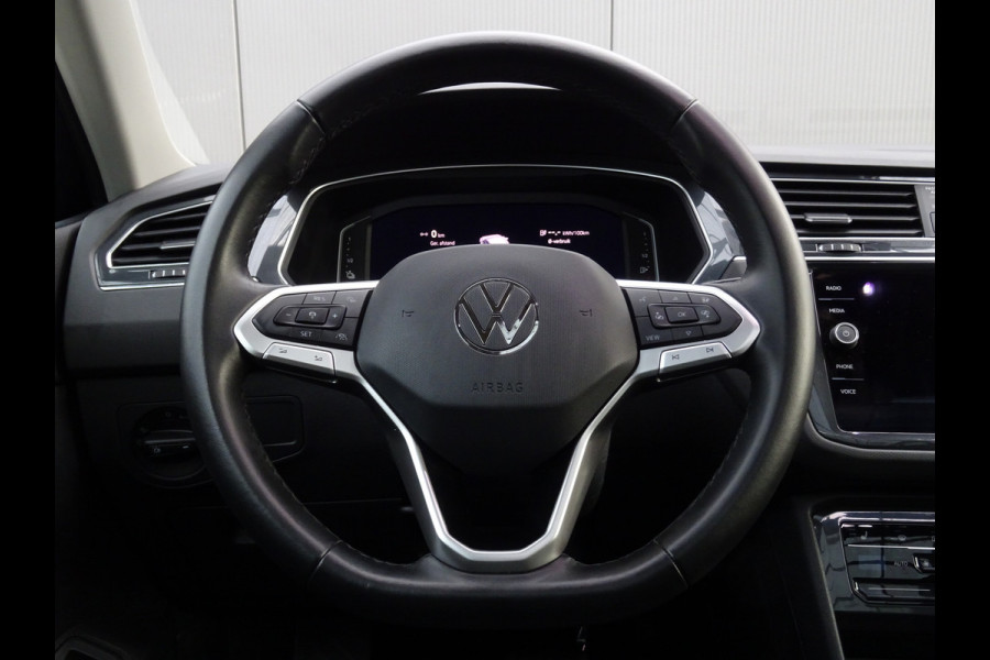 Volkswagen Tiguan 1.4 TSI eHybrid Business+ * PANORAMADAK * 19 INCH * CARPLAY !!