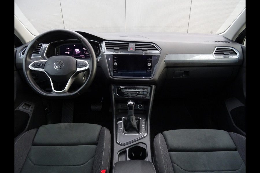 Volkswagen Tiguan 1.4 TSI eHybrid Business+ * PANORAMADAK * 19 INCH * CARPLAY !!
