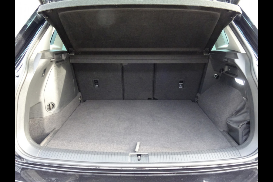 Volkswagen Tiguan 1.4 TSI eHybrid Business+ * PANORAMADAK * 19 INCH * CARPLAY !!