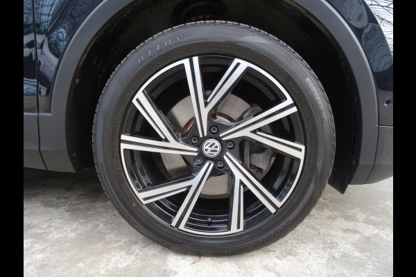 Volkswagen Tiguan 1.4 TSI eHybrid Business+ * PANORAMADAK * 19 INCH * CARPLAY !!